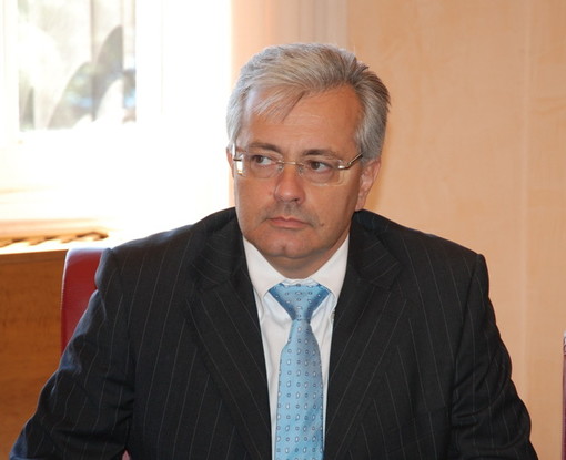 Elezioni comunali a Imperia: il coordinatore cittadino di Forza Italia Antonello Ranise a ruota libera "Il simbolo è ufficiale. Qua non ci sono patacche" Elezioni comunali a Imperia: il coordinatore cittadino di Forza Italia Antonello Ranise a ruota libera "Il simbolo è ufficiale. Qua non ci sono patacche"