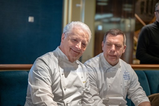 Iginio Massari firma un dolce dedicato al Festival di Sanremo: il suo legame con la provincia di Imperia (foto e video)