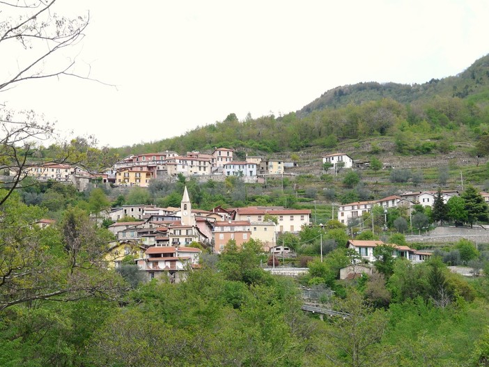 Armo: si è chiusa la XVI edizione del concorso di poesia dialettale “Le Veglie d’Armo”, ecco i premiati Armo: si è chiusa la XVI edizione del concorso di poesia dialettale “Le Veglie d’Armo”, ecco i premiati