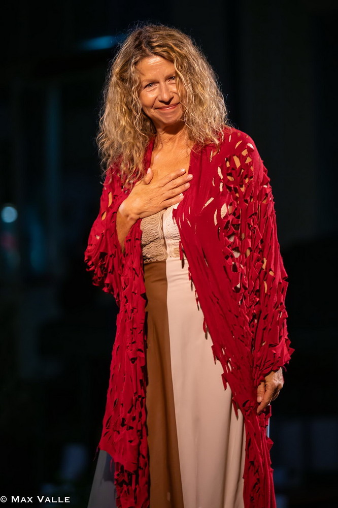 Spettacolo teatrale di Amanda Sandrelli in Calata Anselmi a Imperia Spettacolo teatrale di Amanda Sandrelli in Calata Anselmi a Imperia