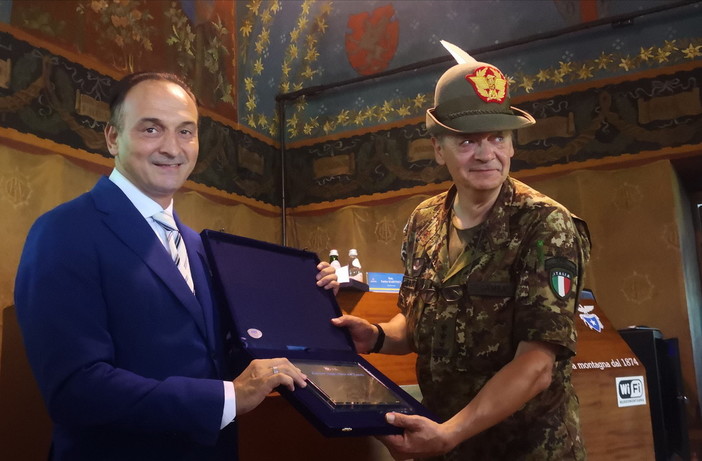 Gli Alpini scaleranno oltre 150 cime in Italia per i loro 150 anni: nella nostra provincia arriveranno a Nava Gli Alpini scaleranno oltre 150 cime in Italia per i loro 150 anni: nella nostra provincia arriveranno a Nava