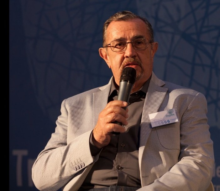 Il generale dell'Arma dei Carabinieri Angiolo Pellegrini ospite del Liceo Vieusseux di Imperia Il generale dell'Arma dei Carabinieri Angiolo Pellegrini ospite del Liceo Vieusseux di Imperia