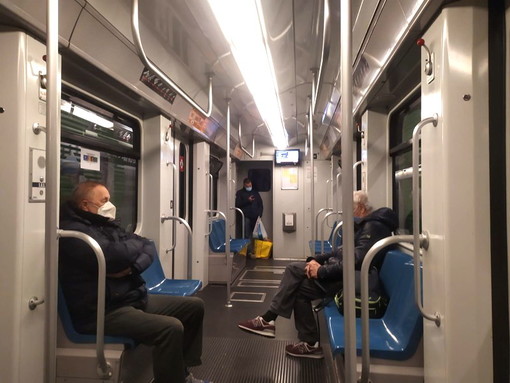 Green pass, mascherine, e vaccinazioni: cosa cambia dal 1° maggio, oggi si decidono le nuove regole Green pass, mascherine, e vaccinazioni: cosa cambia dal 1° maggio, oggi si decidono le nuove regole