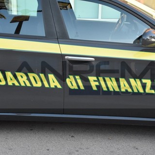 Sanremo: fa sparire 700mila euro, commercialista indagato per peculato. La Finanza gli sequestra la villa