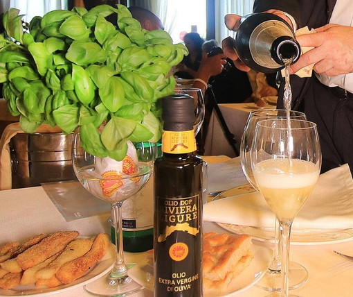 A scuola di 'Food Ambassador': agenzia 'In Liguria' mette in comunicazione chi produce e chi fa accoglienza nel nome delle nostre dop: pesto, vino e olio A scuola di 'Food Ambassador': agenzia 'In Liguria' mette in comunicazione chi produce e chi fa accoglienza nel nome delle nostre dop: pesto, vino e olio