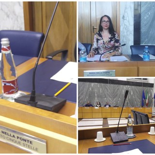 Imperia: il Consiglio Comunale passa al vetro, primo step per il plastic free challenge promosso da Maria Nella Ponte (Foto)