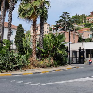 Sanremo: Croce Rossa e Alpini dell'Esercito stanno allestendo la base logistica per accogliere gli afgani (Foto)