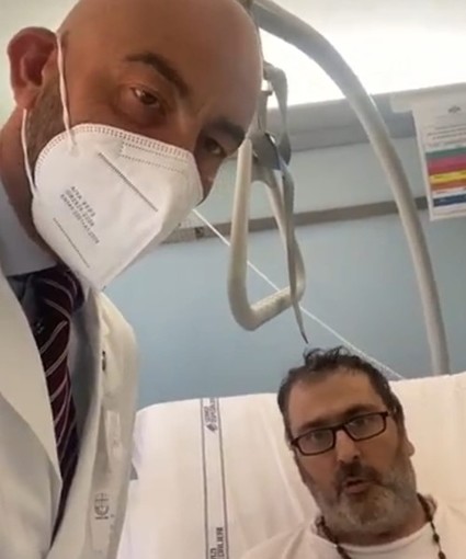 Non vaccinato finisce in terapia intensiva al San Martino lancia l'appello "Non fate come me" (Video) Non vaccinato finisce in terapia intensiva al San Martino lancia l'appello "Non fate come me" (Video)
