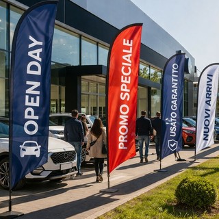 Bandiere pubblicitarie per concessionarie: come aumentare visibilità e attenzione nello showroom