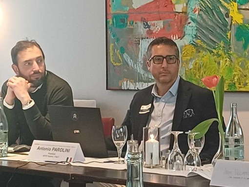 Antonio Parolini a Francoforte per il 'Board Meeting' di Eurhonet: strategie europee e cooperazione per il futuro dell’abitare Antonio Parolini a Francoforte per il 'Board Meeting' di Eurhonet: strategie europee e cooperazione per il futuro dell’abitare