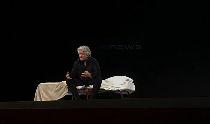 L'ultimo spettacolo di Beppe Grillo al teatro Ariston nel 2018