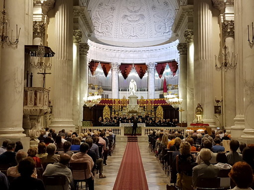Imperia: notevole successo ieri sera per il Concerto del Bach Chor di Saarbrucken Imperia: notevole successo ieri sera per il Concerto del Bach Chor di Saarbrucken