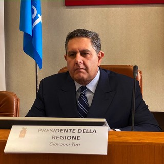 Covid in Liguria: dati in miglioramento, Toti "Se andamento confermato da lunedì riapriremo scuole superiori"