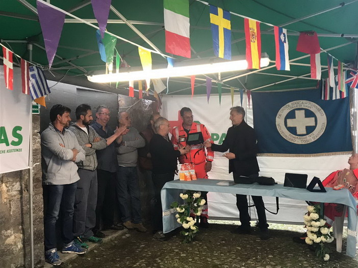 Colle di Nava: straordinaria partecipazione alla tradizionale cena sociale della Croce Bianca di Pornassio (Foto)