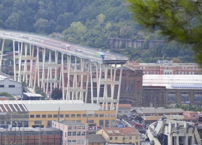 Crollo del ponte sul Polcevera: commissione al lavoro, Ferrazza &quot;Le macerie parlano&quot; (Video)