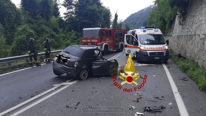 Incidente mortale sul Colle di Nava: schianto tra auto e camion, muore il 64enne alla guida della vettura