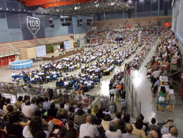 Anche i testimoni di Geova della provincia di Imperia al congresso di zona a Genova Anche i testimoni di Geova della provincia di Imperia al congresso di zona a Genova