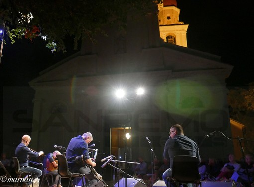 San Bartolomeo al Mare: grande successo ieri per il concerto 'irish' dei 'Birkin Tree' (Foto e Video)