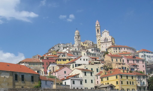 Anche Cervo si prepara alle elezioni comunali, la sfida tra i candidati Sindaco è tra Lina Cha e Luigi Diego Eléna