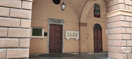 Mercatino antiquariato e convenzione sulla gestione dei rifiuti nel consiglio comunale di Pieve di Teco