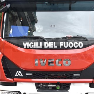 Imperia: cade un palo dell'Enel in strada Ciosa, Vigili del Fuoco al lavoro per metterlo in sicurezza