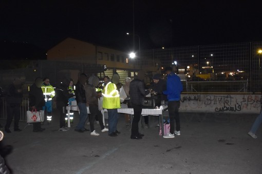 Migranti al confine, ecco la storia di Saleh: "La guerra ci ha devastato. Arrivato nell'Imperiese attraverso la 'rotta balcanica'" Migranti al confine, ecco la storia di Saleh: "La guerra ci ha devastato. Arrivato nell'Imperiese attraverso la 'rotta balcanica'"