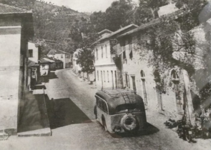 APPUNTI DI STORIA. Nascita delle prime istituzioni scolastiche a Castelvecchio APPUNTI DI STORIA. Nascita delle prime istituzioni scolastiche a Castelvecchio