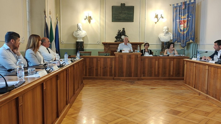 Imperia: consiglio provinciale, Scajola attacca sull'inchiesta tangenti "E' allucinante" (Foto e Video) Imperia: consiglio provinciale, Scajola attacca sull'inchiesta tangenti "E' allucinante" (Foto e Video)