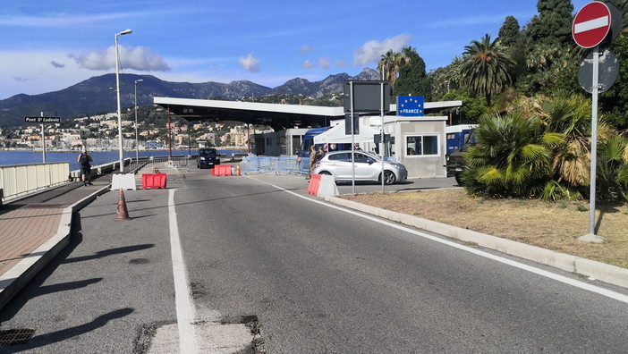 Ventimiglia: nessun controllo al confine secondo l'ordinanza, il vice Ministro Soleri "Controlleremo perchè devono essere fatti" Ventimiglia: nessun controllo al confine secondo l'ordinanza, il vice Ministro Soleri "Controlleremo perchè devono essere fatti"