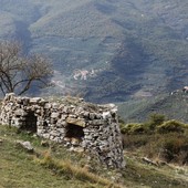 I paesaggi delle Caselle,  il Ponente ligure celebra la pietra a secco
