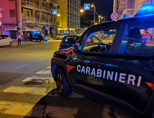 Imperia: aggredisce i Carabinieri che stavano sedando una rissa, 27enne arrestato dai militari