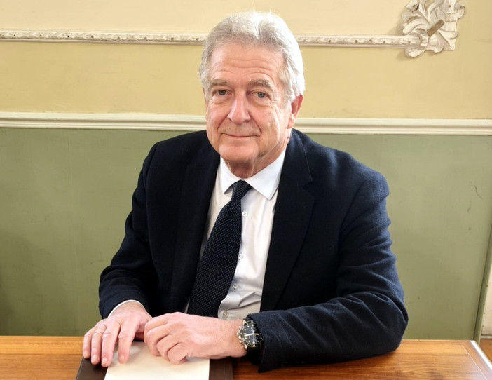 Enrico Pira eletto all'unanimità presidente dell'Unione Comuni dell'Alta Valle Arroscia Enrico Pira eletto all'unanimità presidente dell'Unione Comuni dell'Alta Valle Arroscia