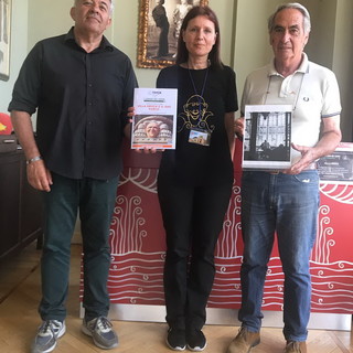 Imperia: consegnate dal Comitato San Giovanni le firme raccolte per il sostegno a Villa Grock Imperia: consegnate dal Comitato San Giovanni le firme raccolte per il sostegno a Villa Grock