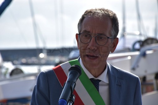 Sanremo: Biancheri raduna i Sindaci dell'estremo ponente, al tavolo natalizio anche Claudio Borea e Maurizio Zoccarato Sanremo: Biancheri raduna i Sindaci dell'estremo ponente, al tavolo natalizio anche Claudio Borea e Maurizio Zoccarato