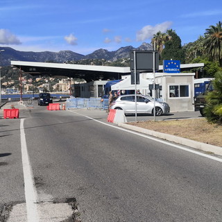 Ventimiglia: nessun controllo al confine secondo l'ordinanza, il vice Ministro Soleri "Controlleremo perchè devono essere fatti" Ventimiglia: nessun controllo al confine secondo l'ordinanza, il vice Ministro Soleri "Controlleremo perchè devono essere fatti"