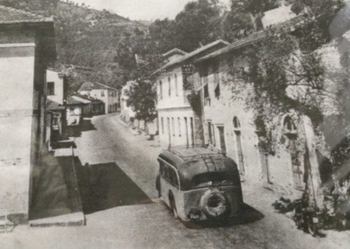 APPUNTI DI STORIA. Nascita delle prime istituzioni scolastiche a Castelvecchio APPUNTI DI STORIA. Nascita delle prime istituzioni scolastiche a Castelvecchio