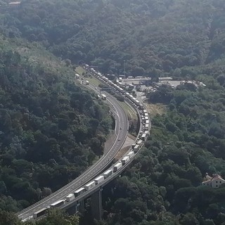 Incidente sulla A10 tra Savona e Albisola: coinvolte due auto e una moto. E' di nuovo incubo autostrada