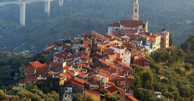 L'AMARCORD DEL SABATO. Civezza, la casa della maestra e quei duecento letti in all’asta per aprire un centro sociale per gli anziani del paese L'AMARCORD DEL SABATO. Civezza, la casa della maestra e quei duecento letti in all’asta per aprire un centro sociale per gli anziani del paese