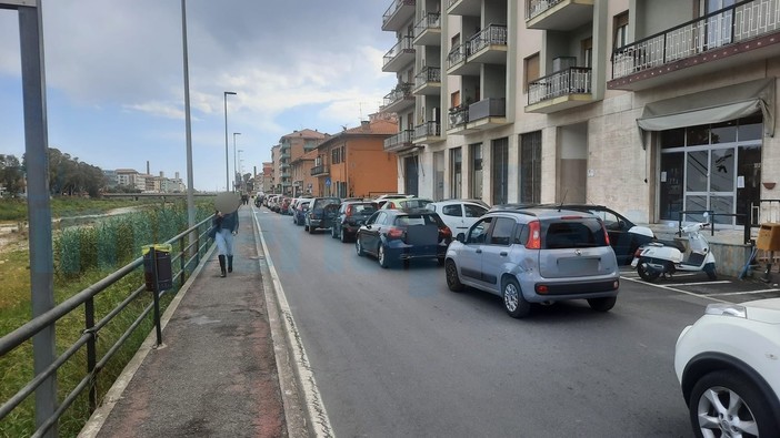 Imperia: venerdì e sabato si passione per il traffico nel capoluogo, la dura protesta dei tassisti di Cna Imperia: venerdì e sabato si passione per il traffico nel capoluogo, la dura protesta dei tassisti di Cna