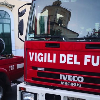 Auto si ribalta fra San Bartolomeo al Mare e Villa Faraldi, nessun ferito, sul posto i Vigili del Fuoco