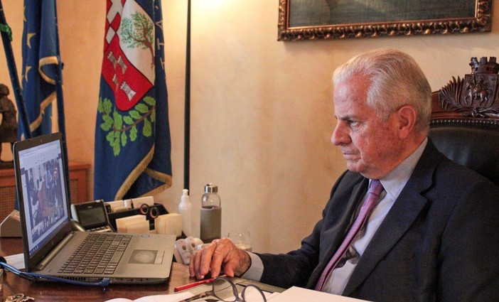 Terminata la riunione con Toti: per ora nessun coprifuoco alle 21 nella nostra provincia, Scajola "Bisogna però tenere alta la guardia" Terminata la riunione con Toti: per ora nessun coprifuoco alle 21 nella nostra provincia, Scajola "Bisogna però tenere alta la guardia"