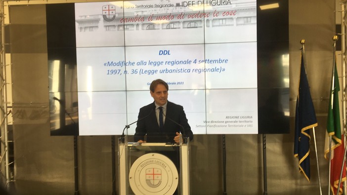 La conferenza stampa in sala Trasparenza La conferenza stampa in sala Trasparenza