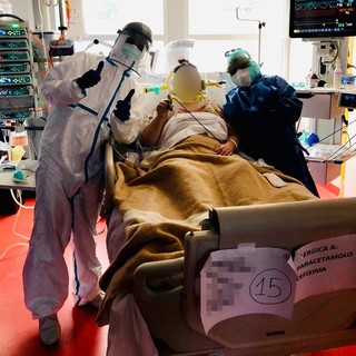 Genova: foto choc sul profilo dell'ospedale per chiedere a tutti 'restate a casa', i numeri di oggi dal San Martino