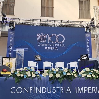 Tavola rotonda all'Expo Salso di Imperia dal titolo 'Confindustria Imperia: 100 anni di storia, tra sviluppo e passione’ Tavola rotonda all'Expo Salso di Imperia dal titolo 'Confindustria Imperia: 100 anni di storia, tra sviluppo e passione’