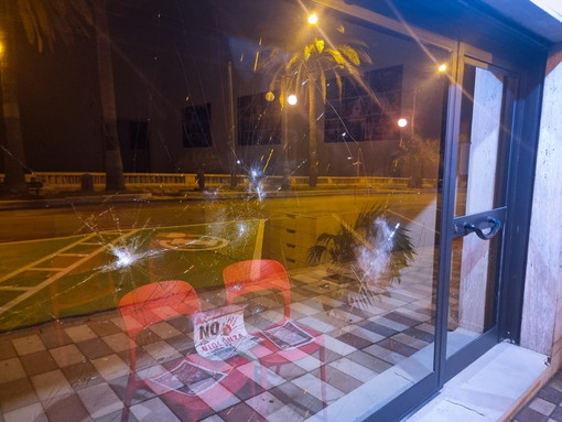 Atto vandalico alla Croce Rossa di Sanremo: la solidarietà e la vicinanza dell'Ordine dei Medici imperiesi Atto vandalico alla Croce Rossa di Sanremo: la solidarietà e la vicinanza dell'Ordine dei Medici imperiesi
