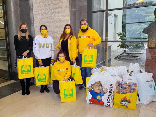 All'Istituto pediatrico Giannina Gaslini arriva la Befana: più di 400 giocattoli per i bambini All'Istituto pediatrico Giannina Gaslini arriva la Befana: più di 400 giocattoli per i bambini
