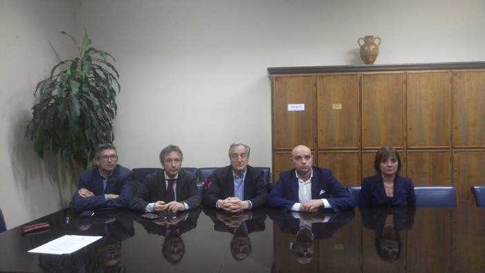 Imperia: la minoranza di centrodestra chiarisce la propria posizione sul caso Gabrielli "Nulla contro il Prefetto, il problema è il processo che vede imputato il sindaco" (Video)