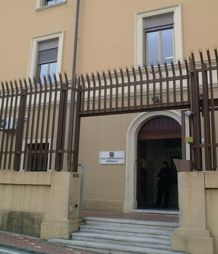 Imperia: comandante accusato di non far entrare in carcere un sindacalista Sappe, la risposta dell'Uspp Imperia: comandante accusato di non far entrare in carcere un sindacalista Sappe, la risposta dell'Uspp