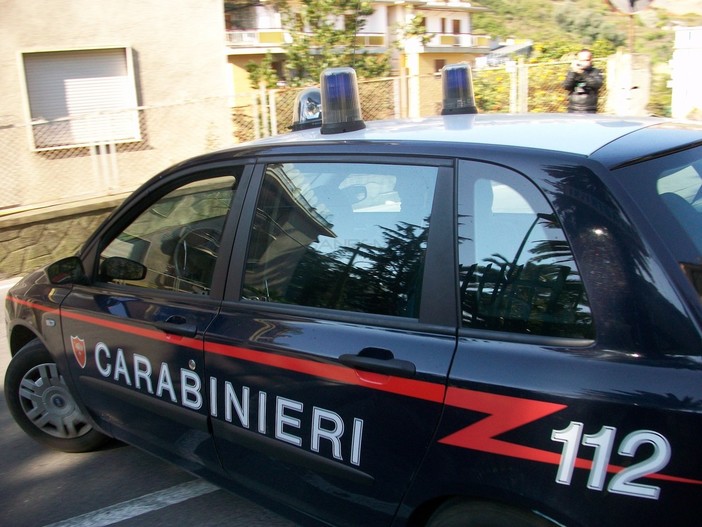Pieve di Teco, operazione dei Carabinieri: perquisiti un locale pubblico e alcune abitazioni in centro