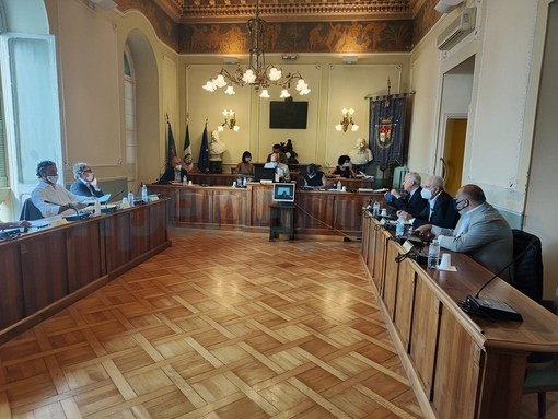 Imperia: futuro della Riviera Trasporti dopo il Consiglio provinciale, il PD "Ennesimo grave atto di irresponsabilità"